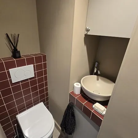 Spacious Near Belleville Διαμέρισμα *