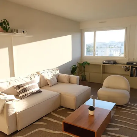 Spacious Near Belleville * Paris