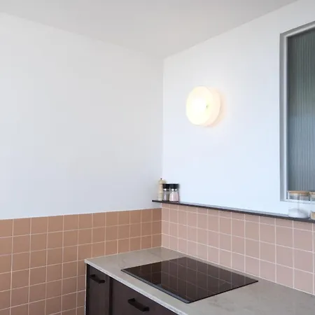 Spacious Near Belleville Διαμέρισμα *