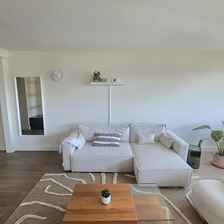 Spacious Near Belleville