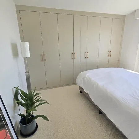 Spacious Near Belleville アパート *