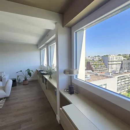 Spacious Near Belleville Διαμέρισμα