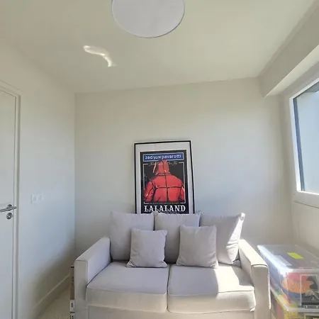 Spacious Near Belleville *